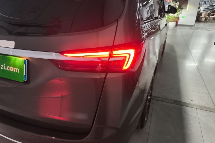 Used Buick GL8 2023 Land Executive Class 652T Luxury Model
