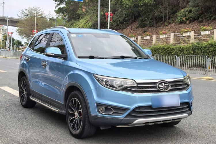 Used FAW Senya R7 2016 1.6L Manual Luxury Model Exterior 4