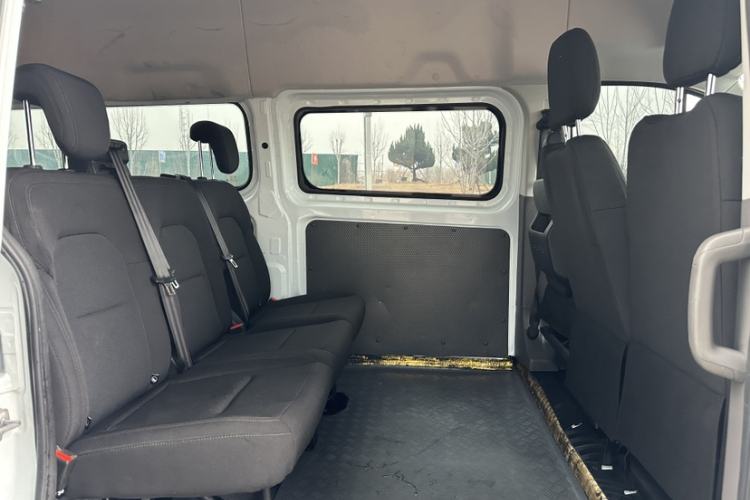 Used Ford Transit 2023 2.0T Diesel Manual Multifunction Commercial Vehicle Mid-axle Mid-roof 5/6 Seats