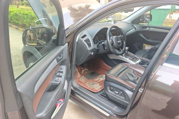 Used Audi Q5 2017 Plus 40 TFSI Technology Model
