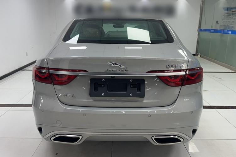 Used Jaguar XFL 2025 Model—2.0T P250, Two-Wheel Drive, Premium Luxury Edition
