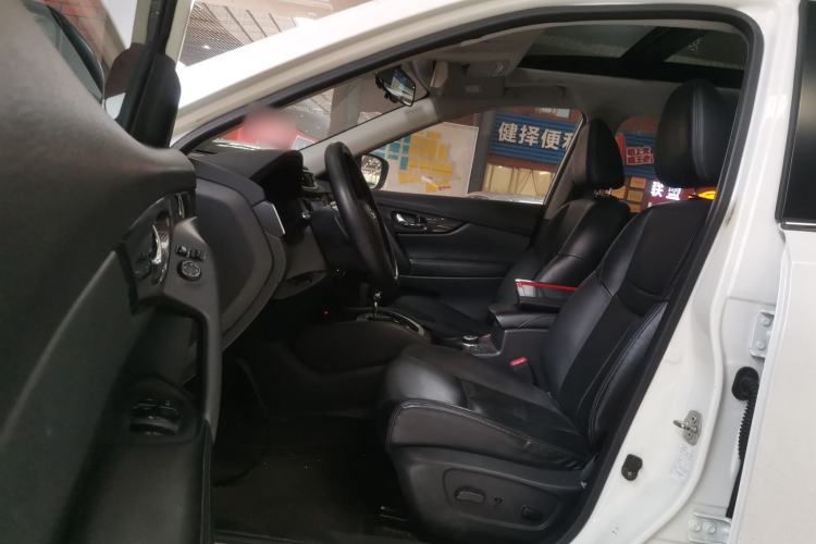 Used Nissan X-Trail 2014 2.5L CVT Leading Edition 4WD
