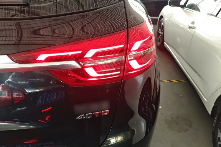 Used Hongqi HS5 2022 Revised Version 2.0T Smart Connect Flagship Edition
