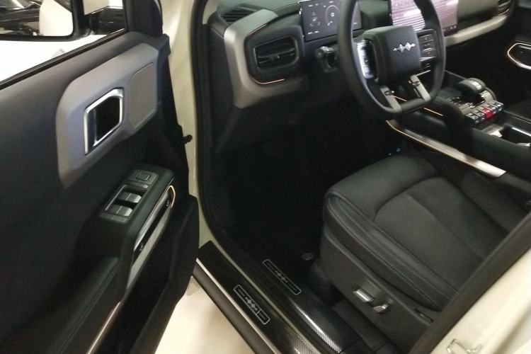 Used Formula Leopard Titanium 3 2025 501 km All-Wheel Drive Intelligent Driving Max Edition
