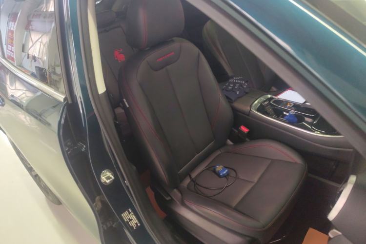 Used FORTHING T5 EVO 2021 1.5TD DCT Diamond Edition Right Front Seat