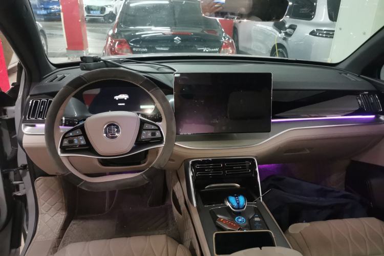 Used BYD Tang New Energy 2025 Intelligent Driving Version DM-i 115KM Prestige Edition Center Console