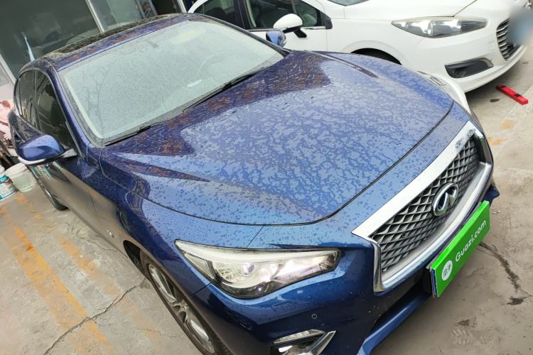 Used Infiniti Q50L 2018 2.0T Enjoyment Version China VI Standard Front Right 45 Deg