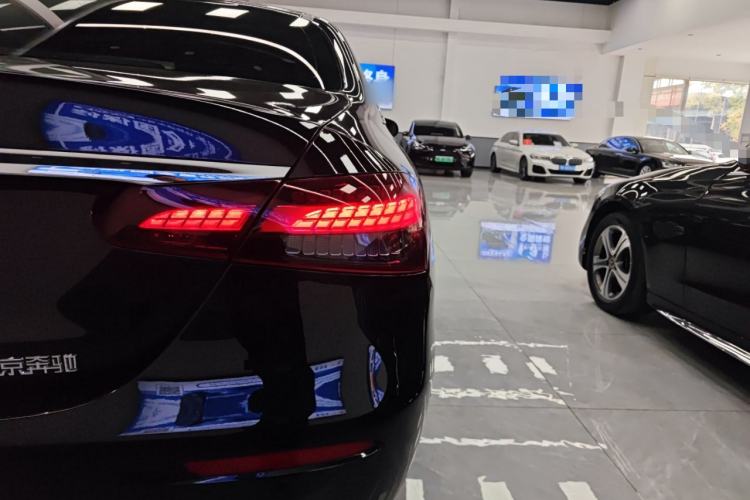 Used Mercedes-Benz E-Class 2023 Updated E 300 L Luxury Edition Exterior 3