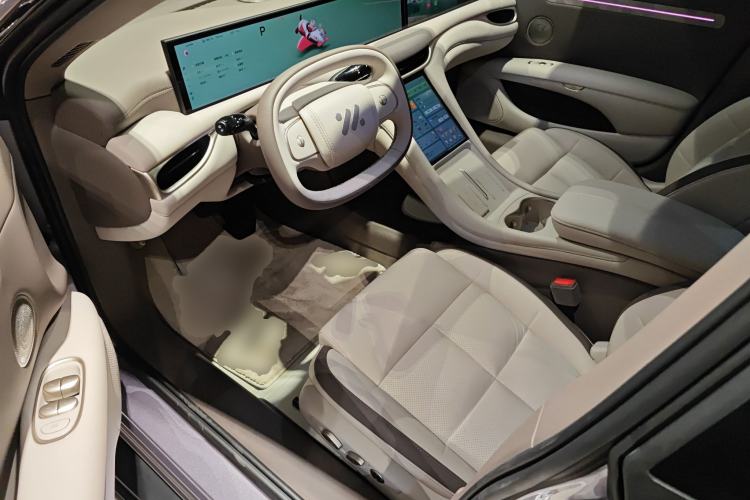 Used IM L6 2025 Ultra Model
