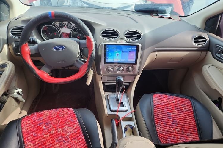 Used Ford Focus 2012 Hatchback Classic 1.8L Automatic Fashion Edition
