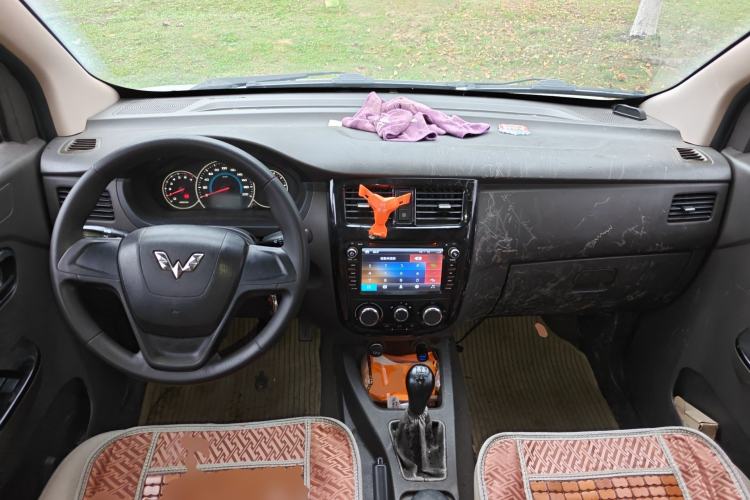 Used Wuling Rongguang V 2016 1.5L Standard Version