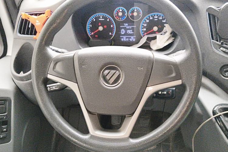 Used Foton Toano 2019 2.5T E7 (5.6 meters) 6-seater 4J25TC3