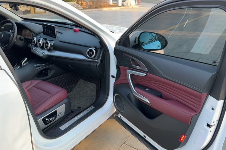 Used Wey VV7 2019 Upgraded Model 2.0T Flagship Version China VI