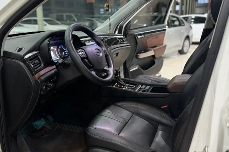 Used GAC Trumpchi GS8 2017 320T Two-Wheel Drive Luxury Smart Connectivity Version (7 Seats)