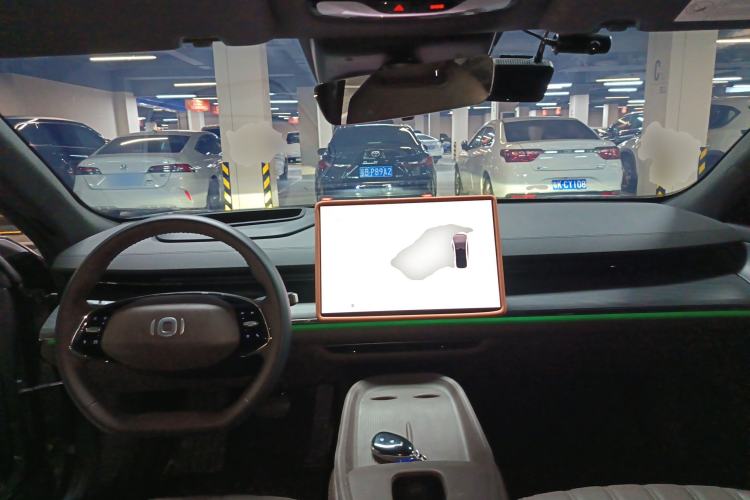 Used CHANGAN NEVO A07 2025 All-Electric "True Fragrance" Edition 710-Mile Long-Range Version Center Console