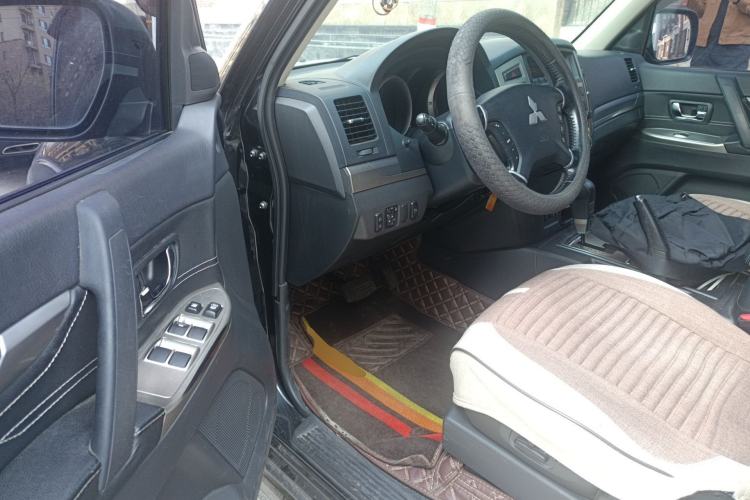 Used Mitsubishi Pajero 2016 3.0L Automatic Standard Version China V Standard Driver Seat