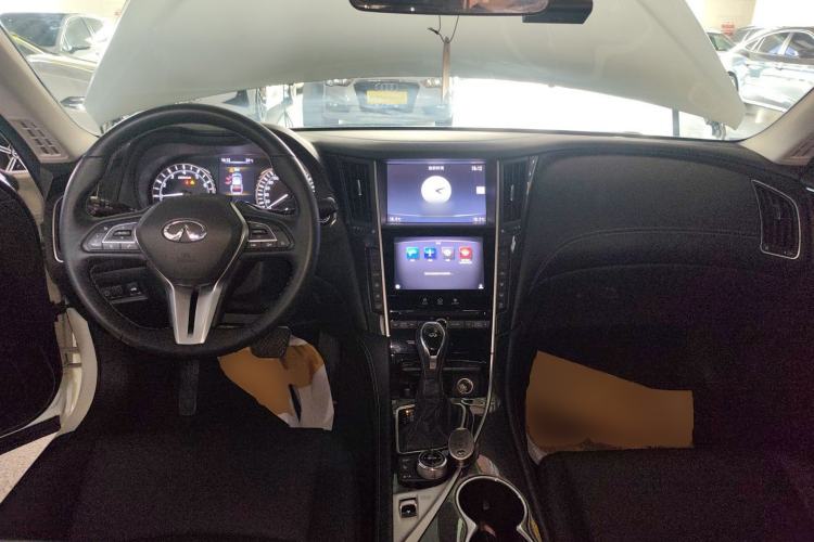 Used Infiniti Q50L 2018 2.0T Comfort Edition China VI Standard
