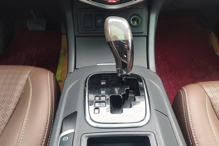 Used BYD S7 2015 2.0T Automatic Prestige Model
