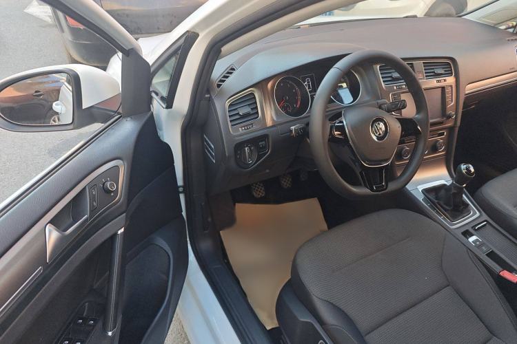 Used Volkswagen Golf 2016 230TSI Manual Comfort Version