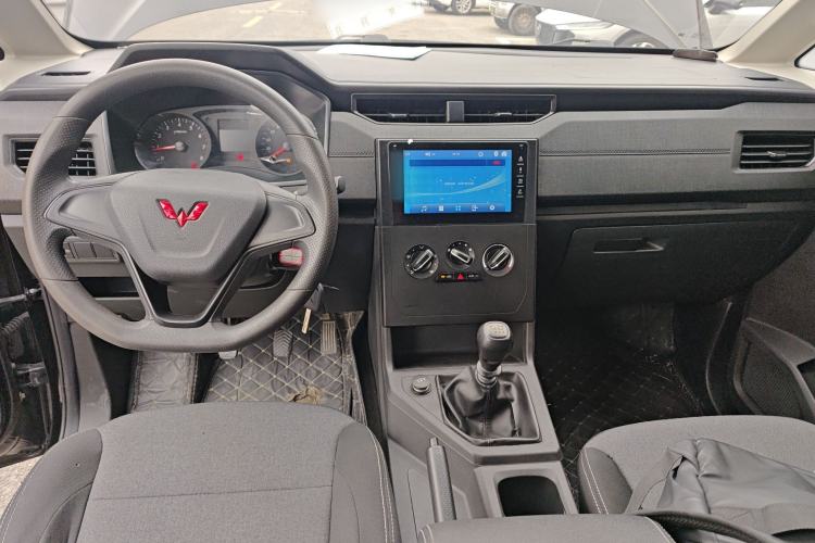 Used Wuling Hongguang PLUS 2020 1.5L Manual Standard Edition 7-Seater
