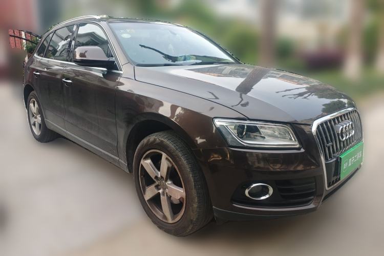 Used Audi Q5 2015 40 TFSI Technology Edition Front Right 45 Deg