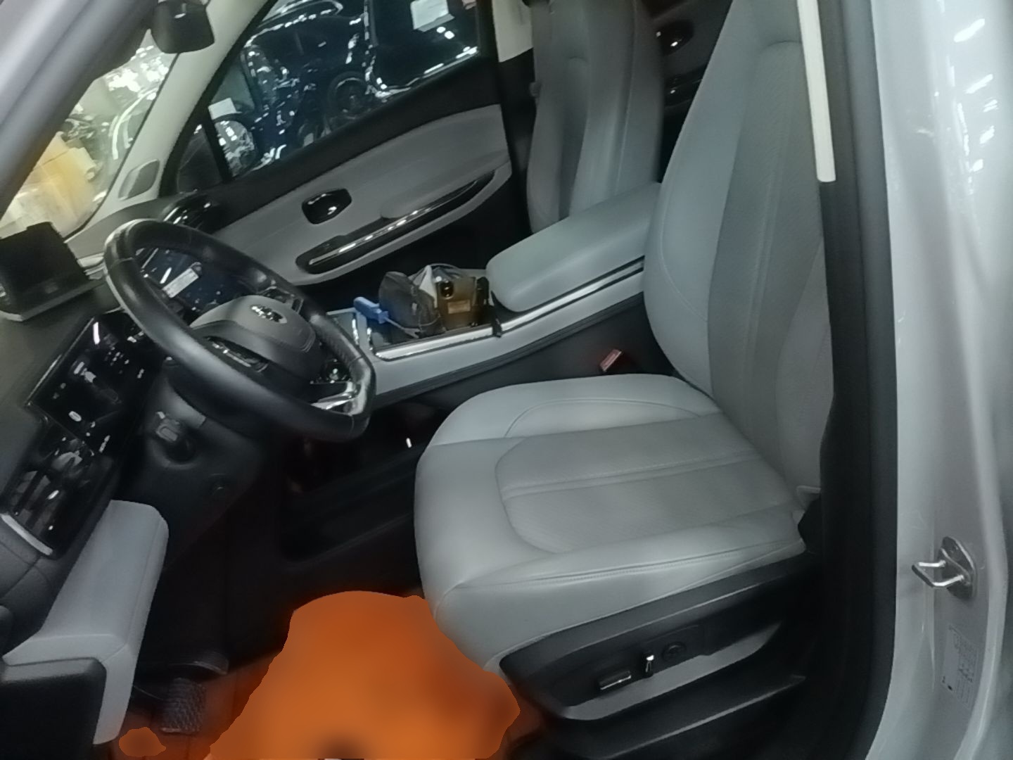 Переднее сиденье в автомобиле