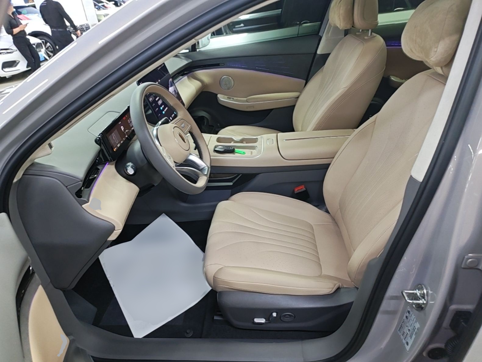 Hongqi H7 PHEV 2026 Model 210 Four-Wheel Drive Intelligent Hybrid — снимка 17