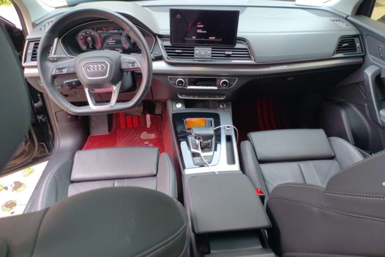 Used Audi Q5L 2022 40T Fashionable and Dynamic Model Center Console