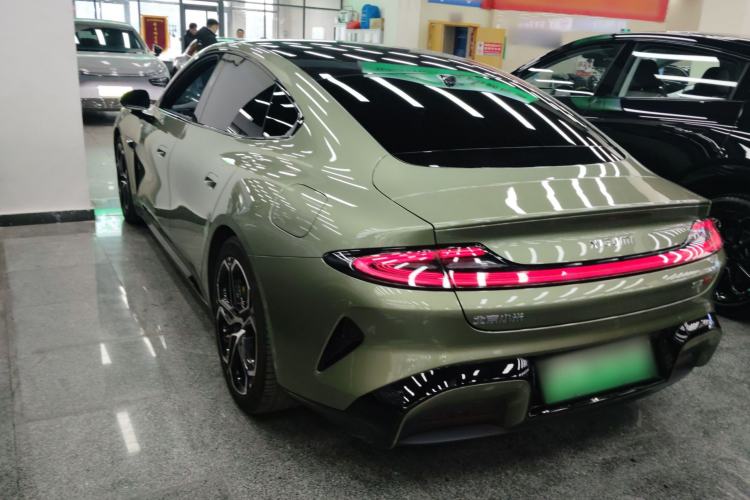 Used Xiaomi Auto SU7 2024 Four-Wheel Drive Ultra-Long Range Advanced Intelligent Driving Max Edition
