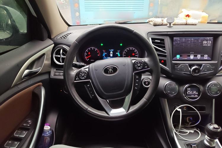Used BYD Song 2016 GaiShi Edition 1.5TI Manual Elite Model
