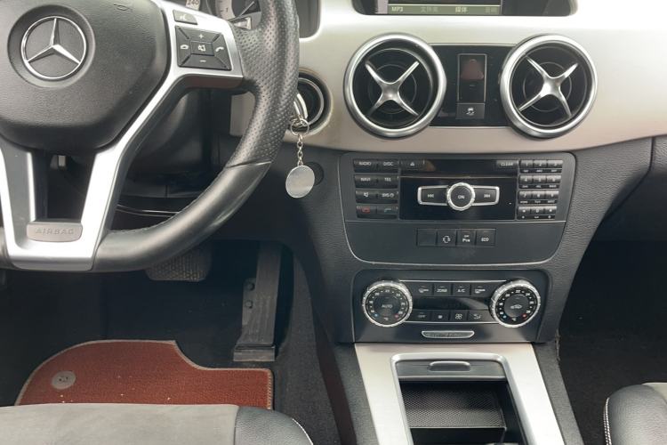 Used Mercedes-Benz GLK-Class 2015 GLK 260 4MATIC Dynamic Edition Ultimate Version