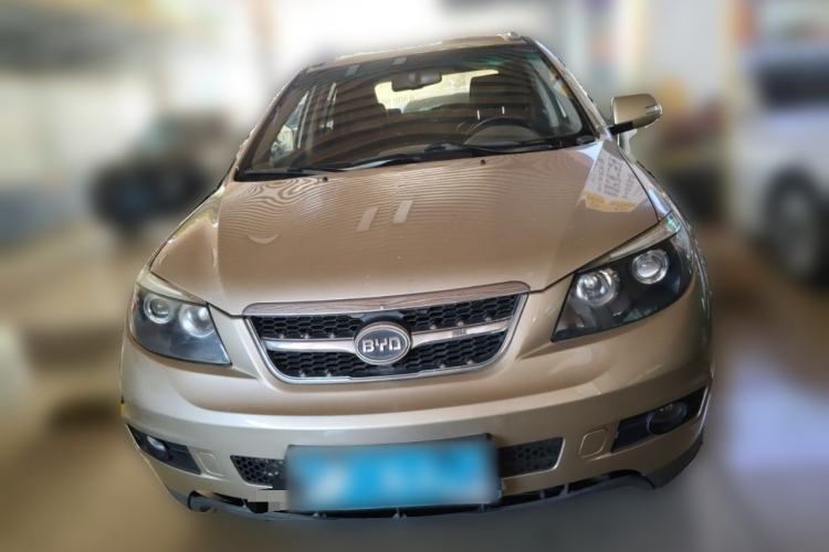 Used BYD S6 2014 2.0L Manual Luxury 5-Seater Front