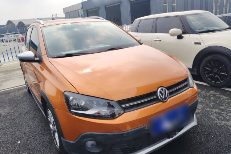 Used Volkswagen Polo 2016 1.6L Cross Polo Automatic Front Right 45 Deg