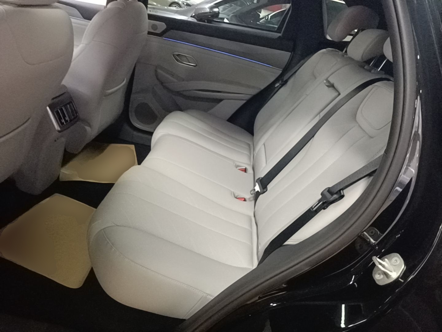 BYD Song Ultra EV 2026 Model DM-i 205KM Superior Edition — снимка 20