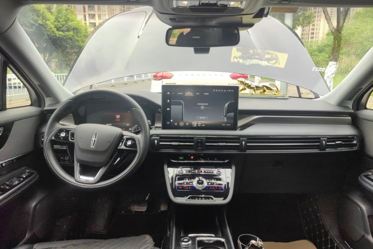 Used Lincoln Corsair 2022 2.0T Two-Wheel Drive Luxury Edition Center Console