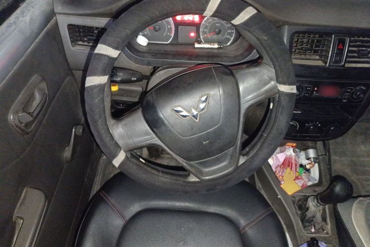 Used Wuling Rongguang V 2018 1.5L Practical Version
