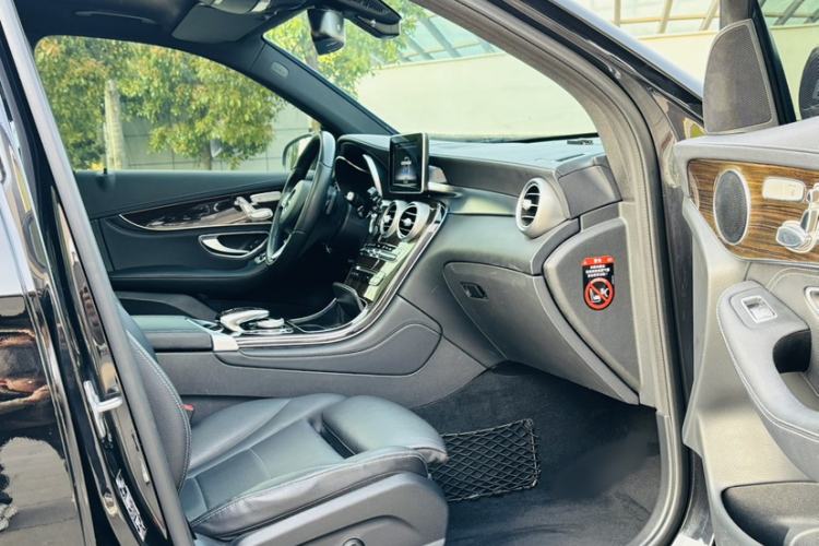 Used Mercedes-Benz GLC 2019 GLC 260 L 4MATIC Dynamic Model