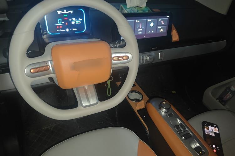 Used CHANGAN NEVO Lumin 2025 301km Honey Dew Edition Center Console