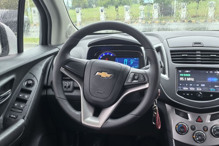Used Chevrolet Trax 2016 1.4T Automatic Two-Wheel Drive Luxury Version Interior 5
