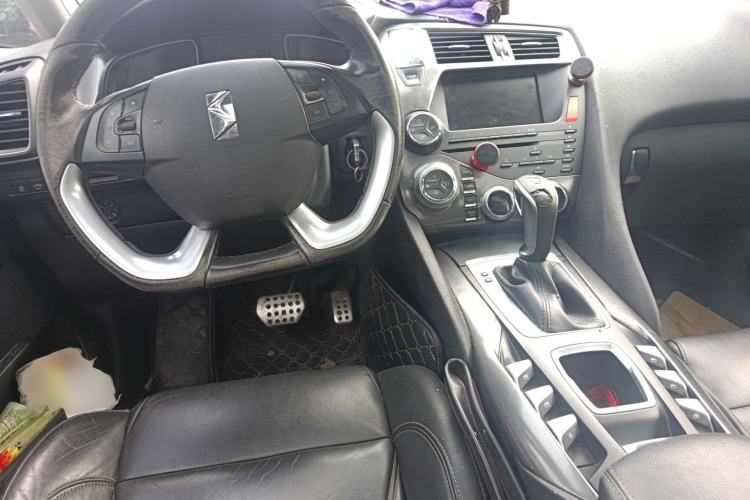 Used DS 5 2013 1.6T Luxury Edition THP200 Center Console