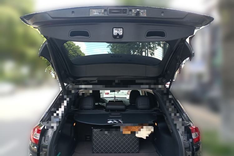 Used Jeep Cherokee 2020 2.0L Two-Wheel Drive Classic Sports Edition Trunk