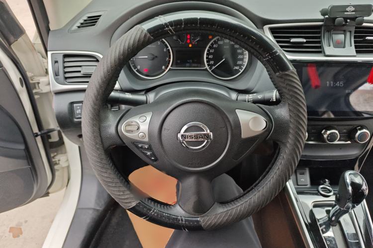 Used Nissan Sylphy 2019 1.6XV CVT Smart Connect Luxury Edition China VI Standard Steering Wheel