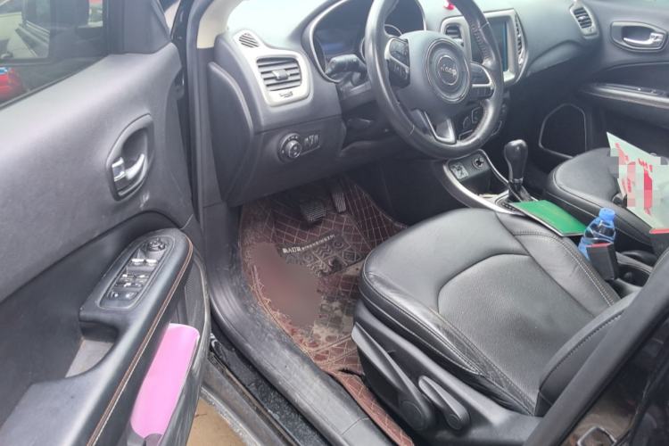 Used Jeep Compass 2017 200T Automatic Family Edition
