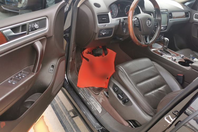 Used Volkswagen Touareg 2011 3.0 TSI Comfort Version Driver Seat