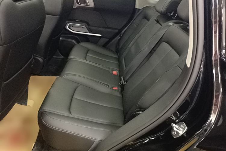 Used Formula Leopard Titanium 3 2026 620KM rear-wheel-drive flash-charging version
