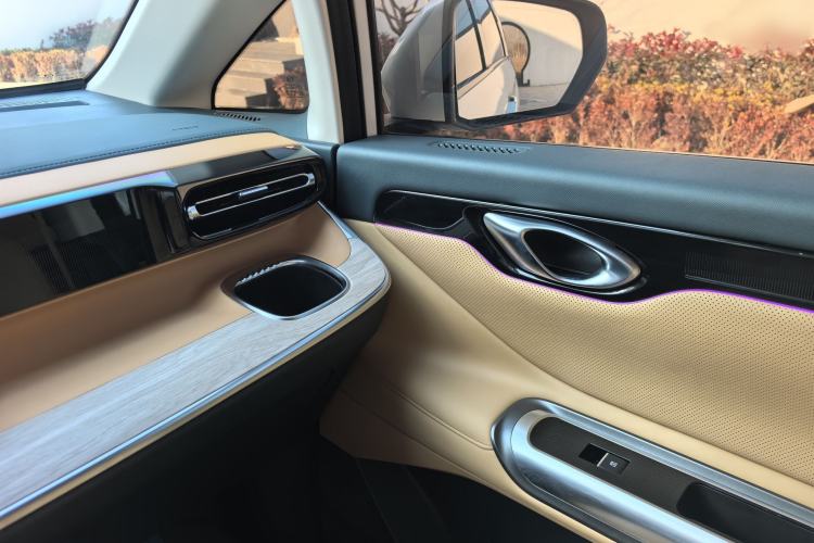 Used GAC Trumpchi Trumpchi E8 2024 Honor Series 2.0L Honor Edition
