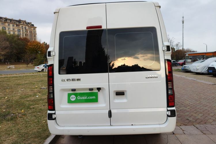 Used JMC Fushun 2023 2.0T Automatic Mid-Range Mid-Roof Commercial Multi-Purpose 6-Seater Passenger Vehicle
