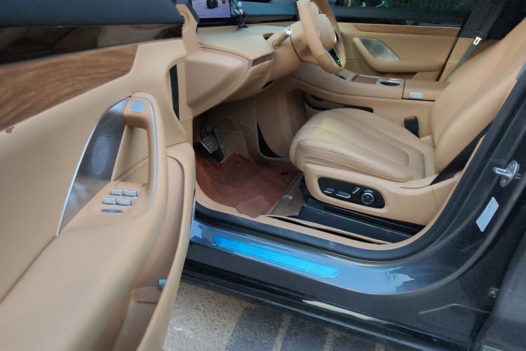 Used Hima Luxeed R7 2024 All-Electric 667 km Max