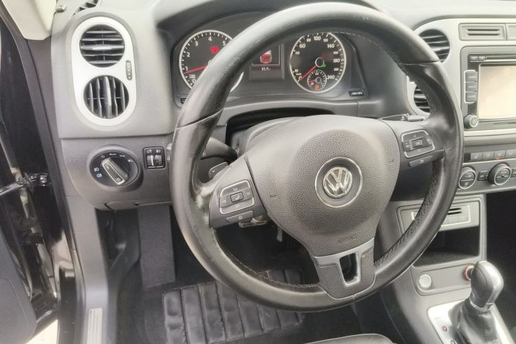 Used Volkswagen Tiguan 2015 1.8TSI Automatic All-Wheel-Drive Luxury Model Steering Wheel