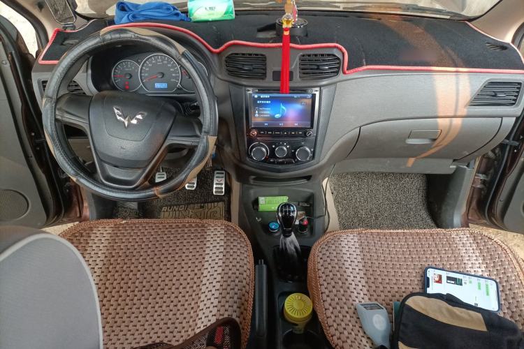 Used Wuling Hongguang 2015 1.5L S Base Model China IV Center Console